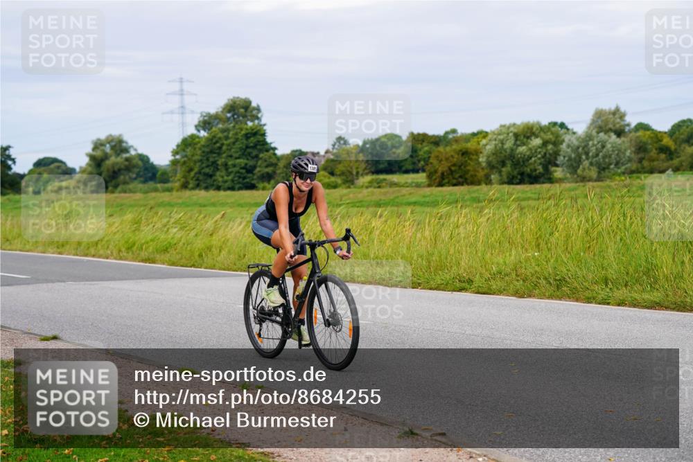 31.08.2025 - Elbe Triathlon Hamburg Michael Burmester http://msf.ph/oto/8684255 31.08.2025 11:19:14 Radfahren 1385, 1567 meine-sportfotos.de