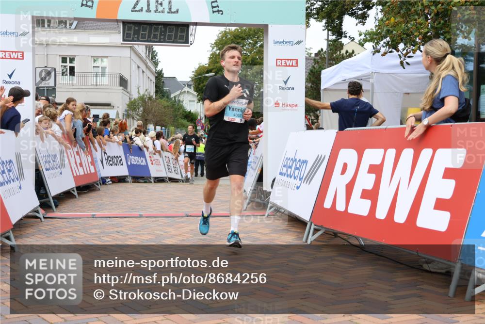 31.08.2025 - 21. Blankeneser Heldenlauf Strokosch-Dieckow http://msf.ph/oto/8684256 31.08.2025 12:03:03 Ziel 4067, 4361, 4198 meine-sportfotos.de