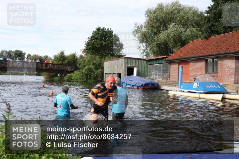 31.08.2025 - Elbe Triathlon Hamburg Luisa Fischer http://msf.ph/oto/8684257 31.08.2025 10:23:29 Schwimmen 1159, 1178 meine-sportfotos.de