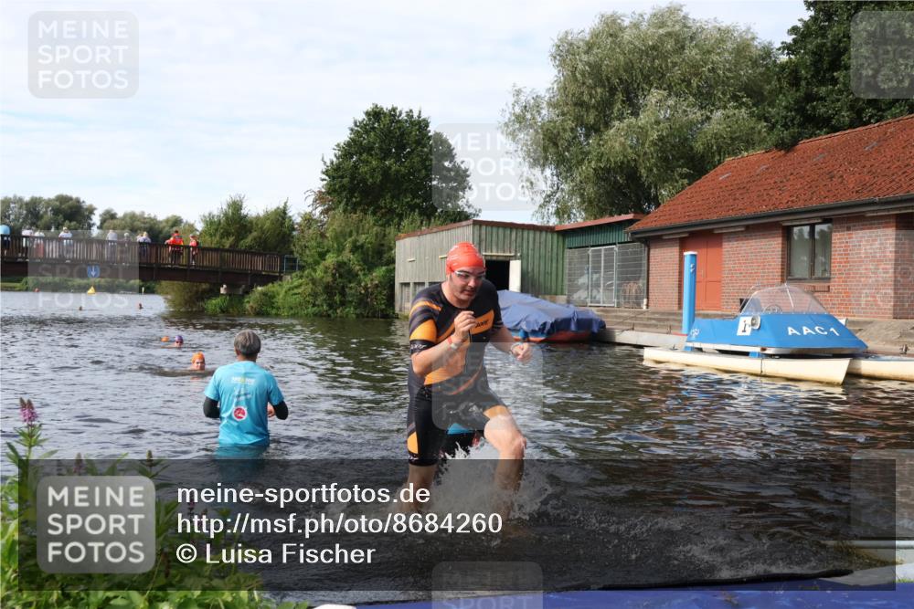 31.08.2025 - Elbe Triathlon Hamburg Luisa Fischer http://msf.ph/oto/8684260 31.08.2025 10:23:30 Schwimmen 1178 meine-sportfotos.de
