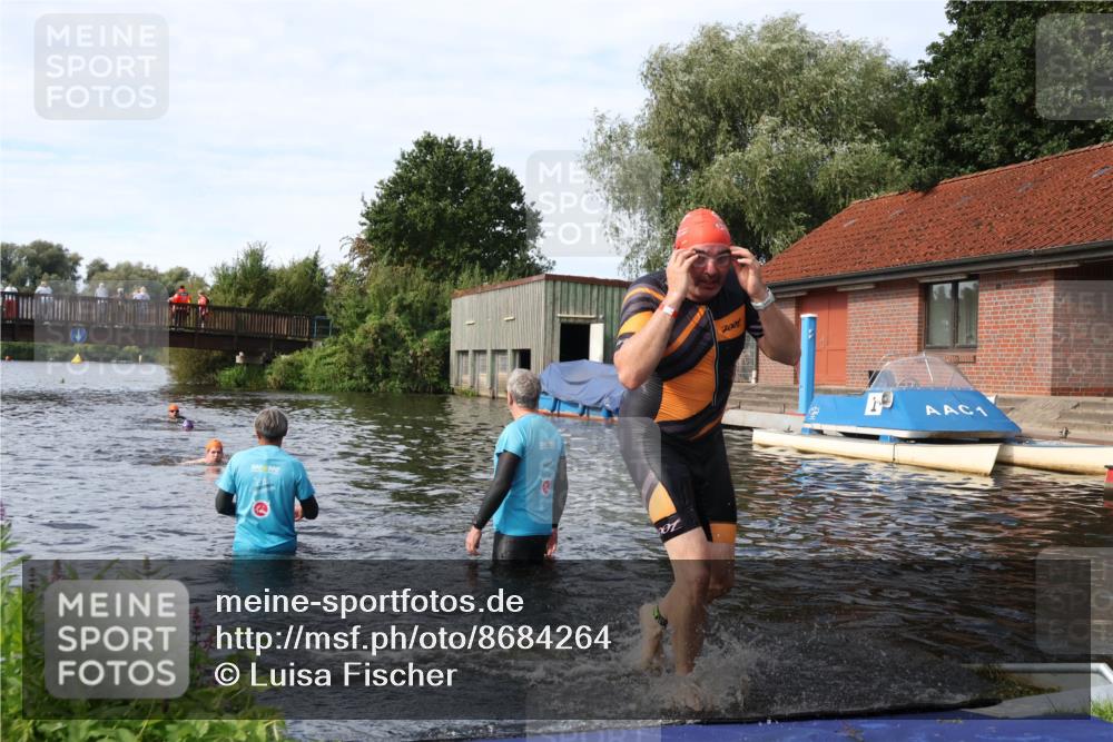 31.08.2025 - Elbe Triathlon Hamburg Luisa Fischer http://msf.ph/oto/8684264 31.08.2025 10:23:30 Schwimmen 1178 meine-sportfotos.de