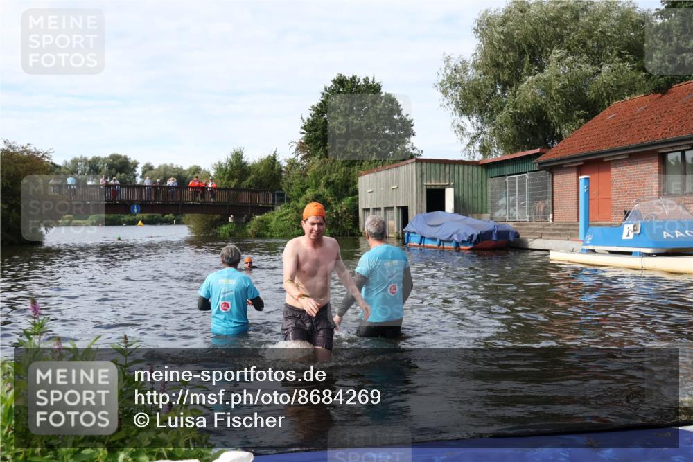 31.08.2025 - Elbe Triathlon Hamburg Luisa Fischer http://msf.ph/oto/8684269 31.08.2025 10:23:41 Schwimmen 1124 meine-sportfotos.de