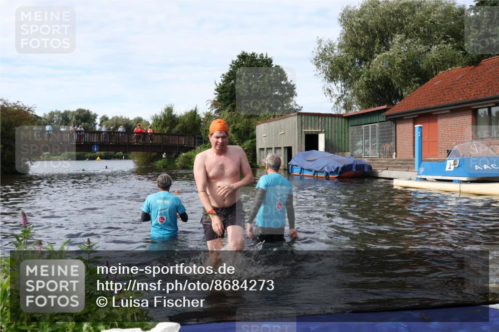 31.08.2025 - Elbe Triathlon Hamburg Luisa Fischer http://msf.ph/oto/8684273 31.08.2025 10:23:41 Schwimmen 1124 meine-sportfotos.de