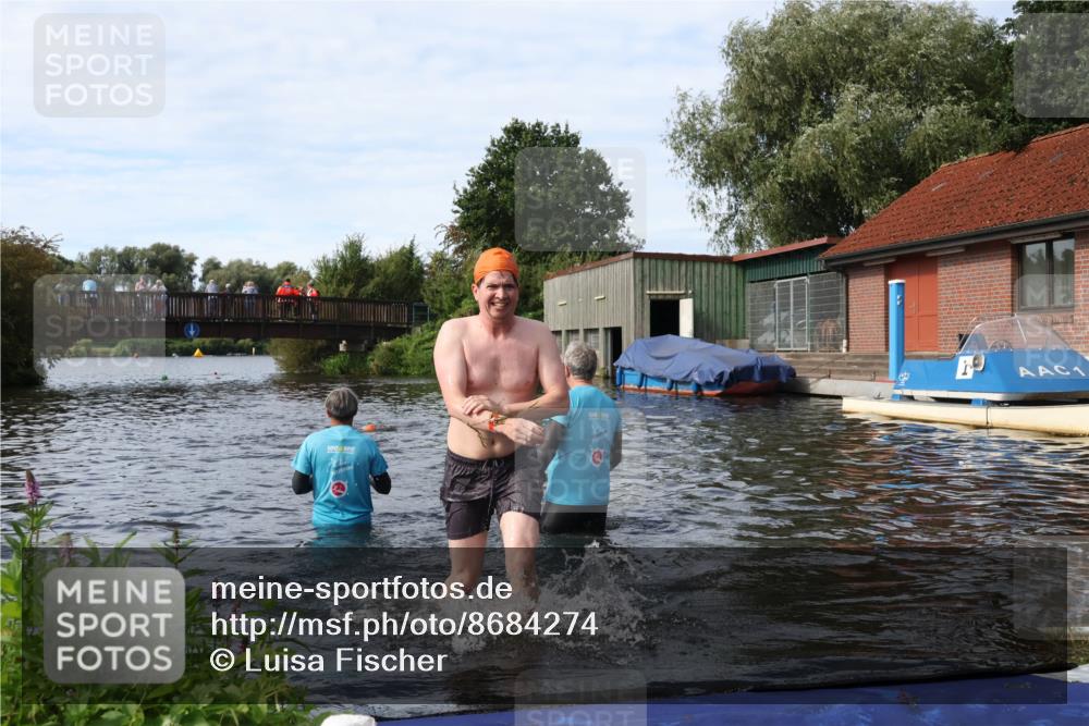 31.08.2025 - Elbe Triathlon Hamburg Luisa Fischer http://msf.ph/oto/8684274 31.08.2025 10:23:42 Schwimmen 1124 meine-sportfotos.de