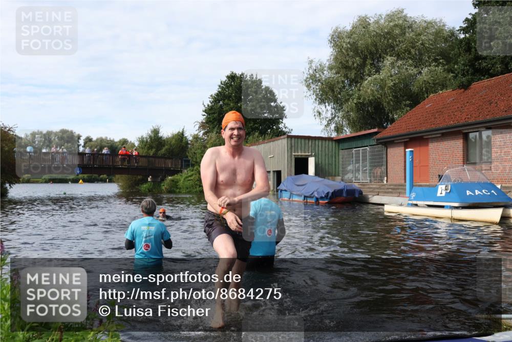 31.08.2025 - Elbe Triathlon Hamburg Luisa Fischer http://msf.ph/oto/8684275 31.08.2025 10:23:42 Schwimmen 1124 meine-sportfotos.de