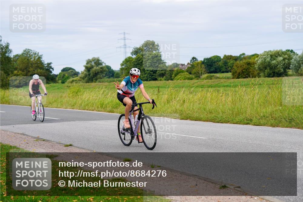 31.08.2025 - Elbe Triathlon Hamburg Michael Burmester http://msf.ph/oto/8684276 31.08.2025 11:19:23 Radfahren 1466, 1467, 1567 meine-sportfotos.de