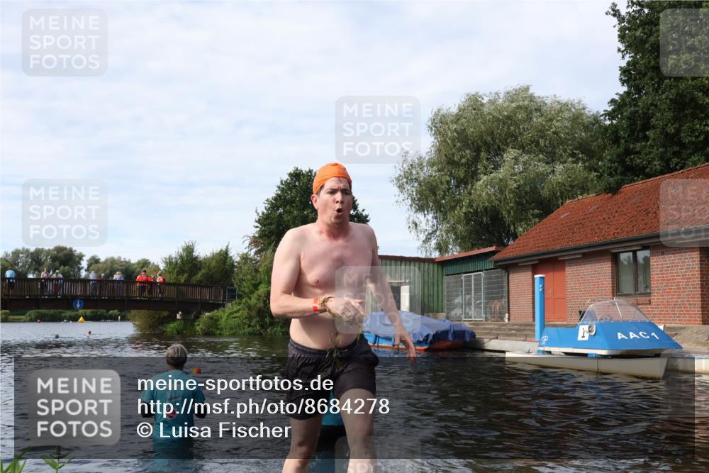 31.08.2025 - Elbe Triathlon Hamburg Luisa Fischer http://msf.ph/oto/8684278 31.08.2025 10:23:43 Schwimmen 1124 meine-sportfotos.de