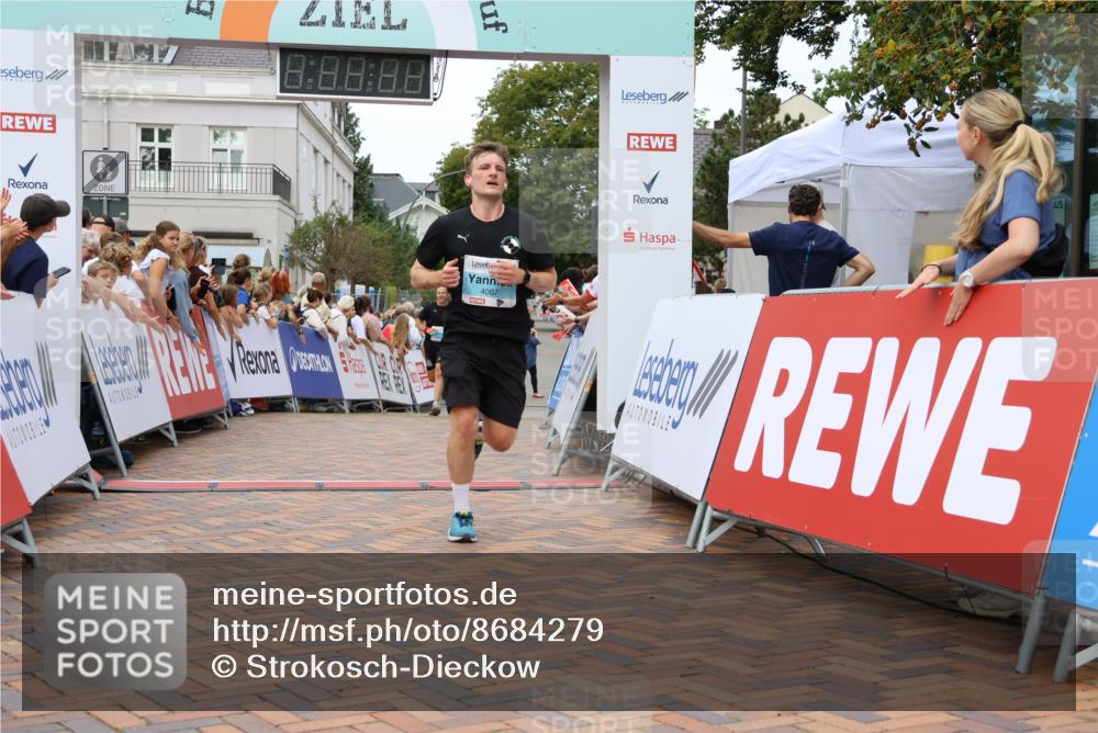 31.08.2025 - 21. Blankeneser Heldenlauf Strokosch-Dieckow http://msf.ph/oto/8684279 31.08.2025 12:03:02 Ziel 4067, 4361, 4198 meine-sportfotos.de
