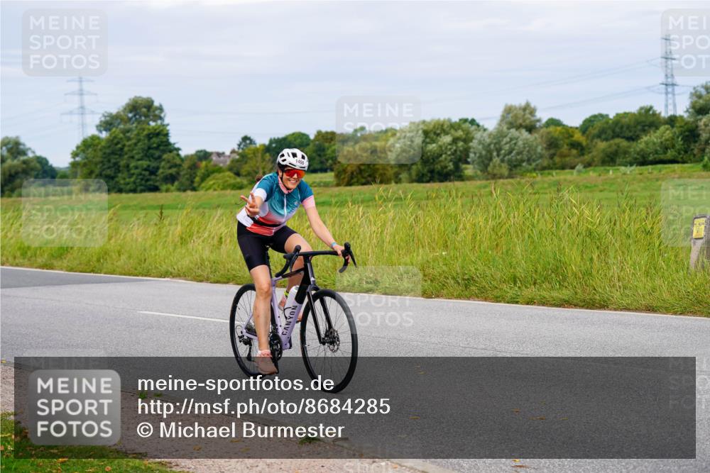 31.08.2025 - Elbe Triathlon Hamburg Michael Burmester http://msf.ph/oto/8684285 31.08.2025 11:19:23 Radfahren 1466, 1467, 1567 meine-sportfotos.de