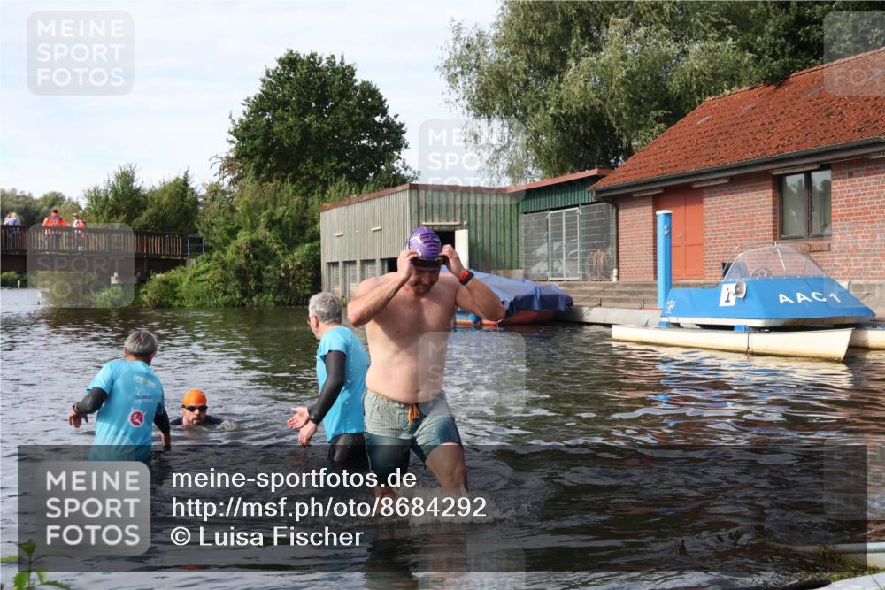31.08.2025 - Elbe Triathlon Hamburg Luisa Fischer http://msf.ph/oto/8684292 31.08.2025 10:23:57 Schwimmen 1194, 1199 meine-sportfotos.de