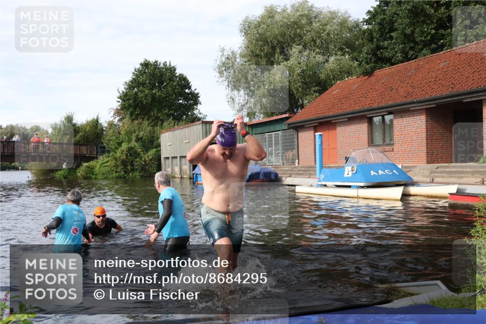 31.08.2025 - Elbe Triathlon Hamburg Luisa Fischer http://msf.ph/oto/8684295 31.08.2025 10:23:57 Schwimmen 1194, 1199 meine-sportfotos.de