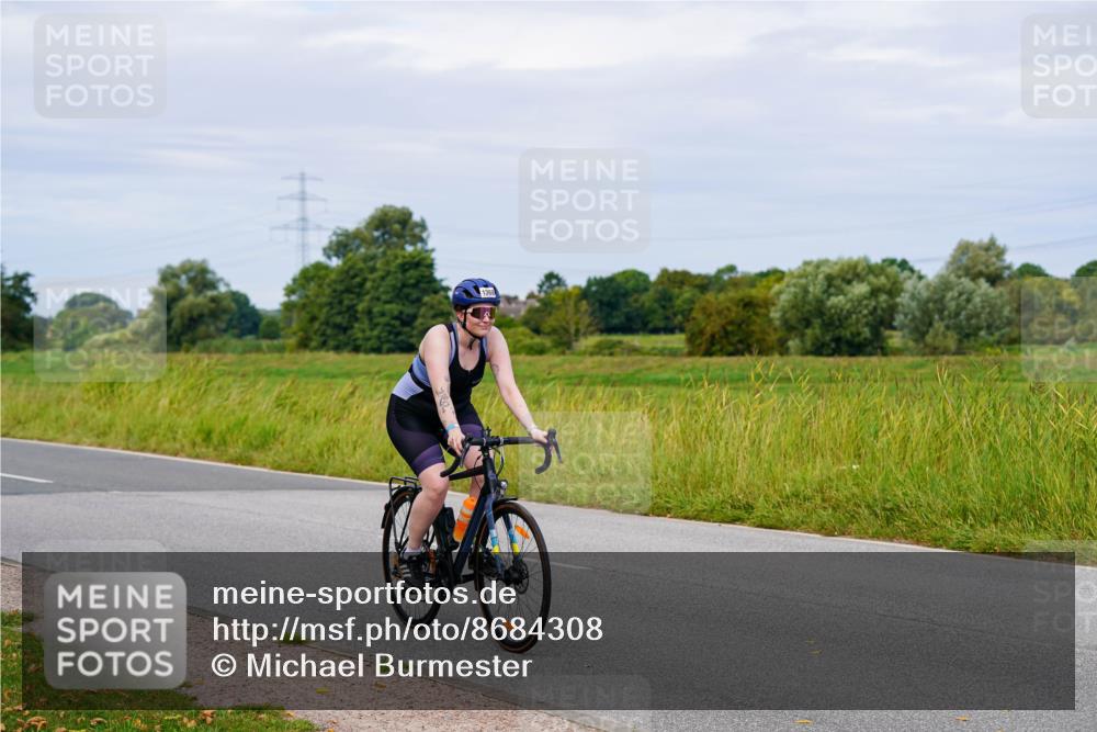 31.08.2025 - Elbe Triathlon Hamburg Michael Burmester http://msf.ph/oto/8684308 31.08.2025 11:19:32 Radfahren 1368 meine-sportfotos.de