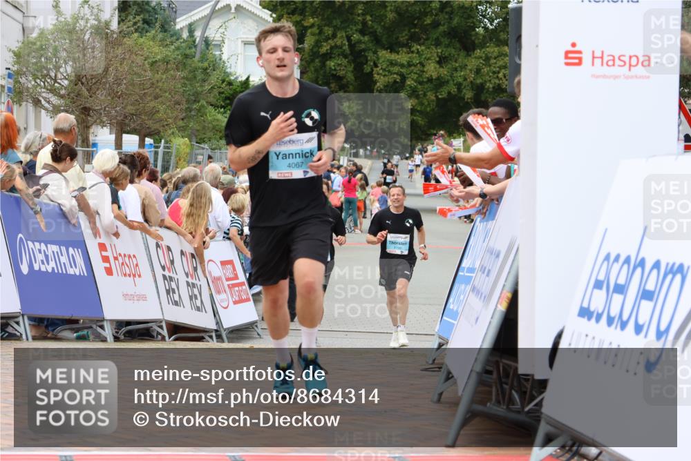 31.08.2025 - 21. Blankeneser Heldenlauf Strokosch-Dieckow http://msf.ph/oto/8684314 31.08.2025 12:03:01 Ziel 4067, 4361 meine-sportfotos.de