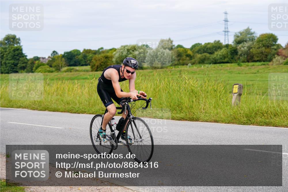 31.08.2025 - Elbe Triathlon Hamburg Michael Burmester http://msf.ph/oto/8684316 31.08.2025 11:19:47 Radfahren 1609 meine-sportfotos.de