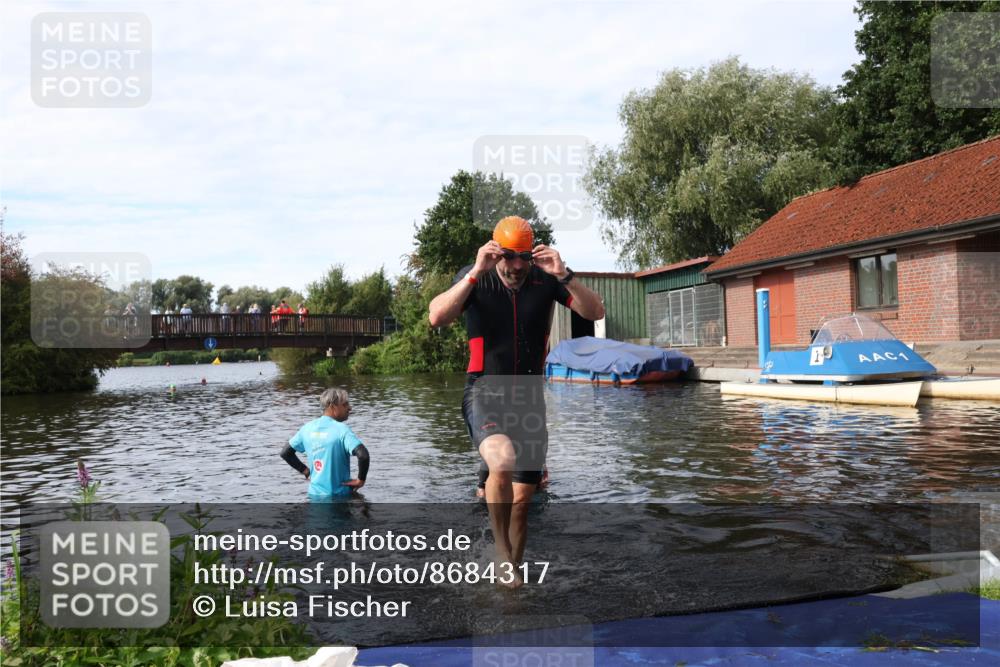 31.08.2025 - Elbe Triathlon Hamburg Luisa Fischer http://msf.ph/oto/8684317 31.08.2025 10:24:03 Schwimmen 1194, 1199 meine-sportfotos.de