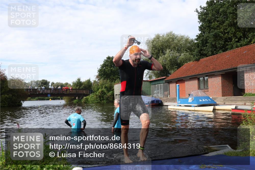 31.08.2025 - Elbe Triathlon Hamburg Luisa Fischer http://msf.ph/oto/8684319 31.08.2025 10:24:04 Schwimmen 1194 meine-sportfotos.de