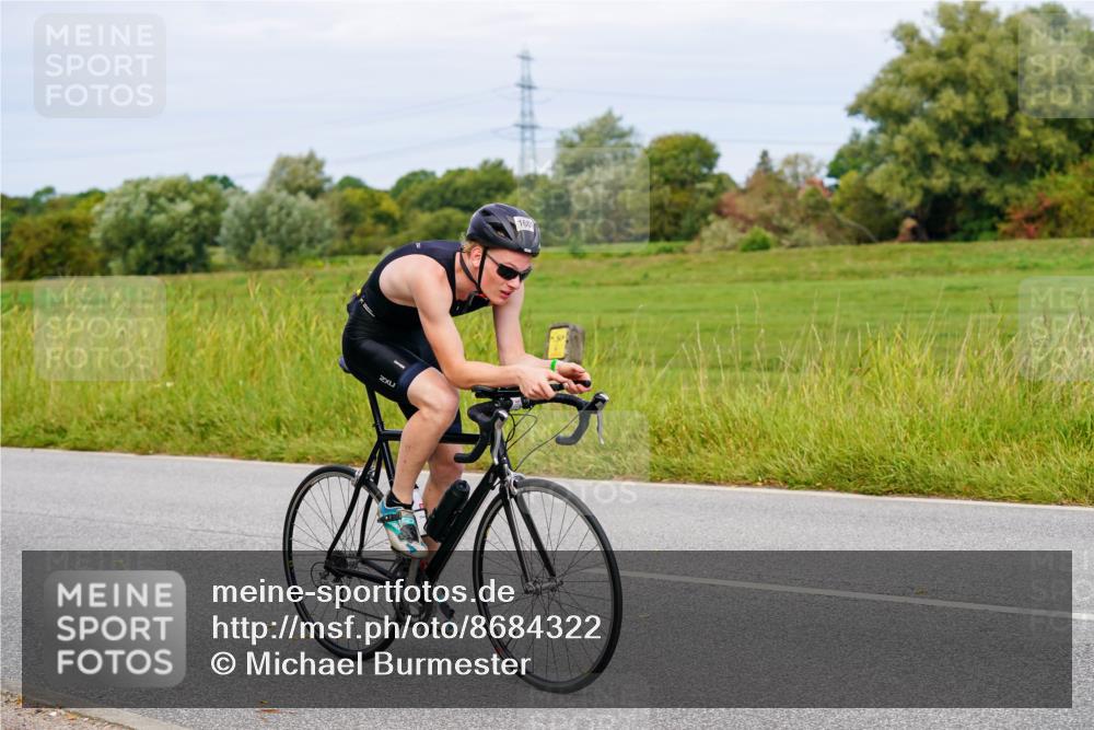 31.08.2025 - Elbe Triathlon Hamburg Michael Burmester http://msf.ph/oto/8684322 31.08.2025 11:19:47 Radfahren 1609 meine-sportfotos.de