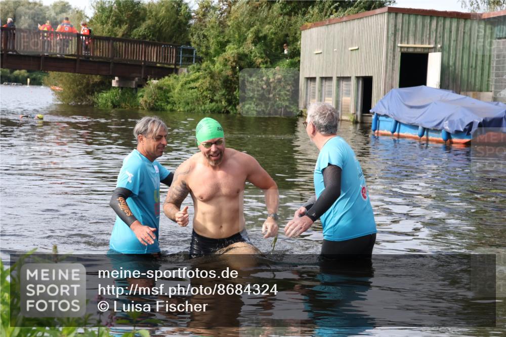 31.08.2025 - Elbe Triathlon Hamburg Luisa Fischer http://msf.ph/oto/8684324 31.08.2025 10:24:56 Schwimmen 1201 meine-sportfotos.de