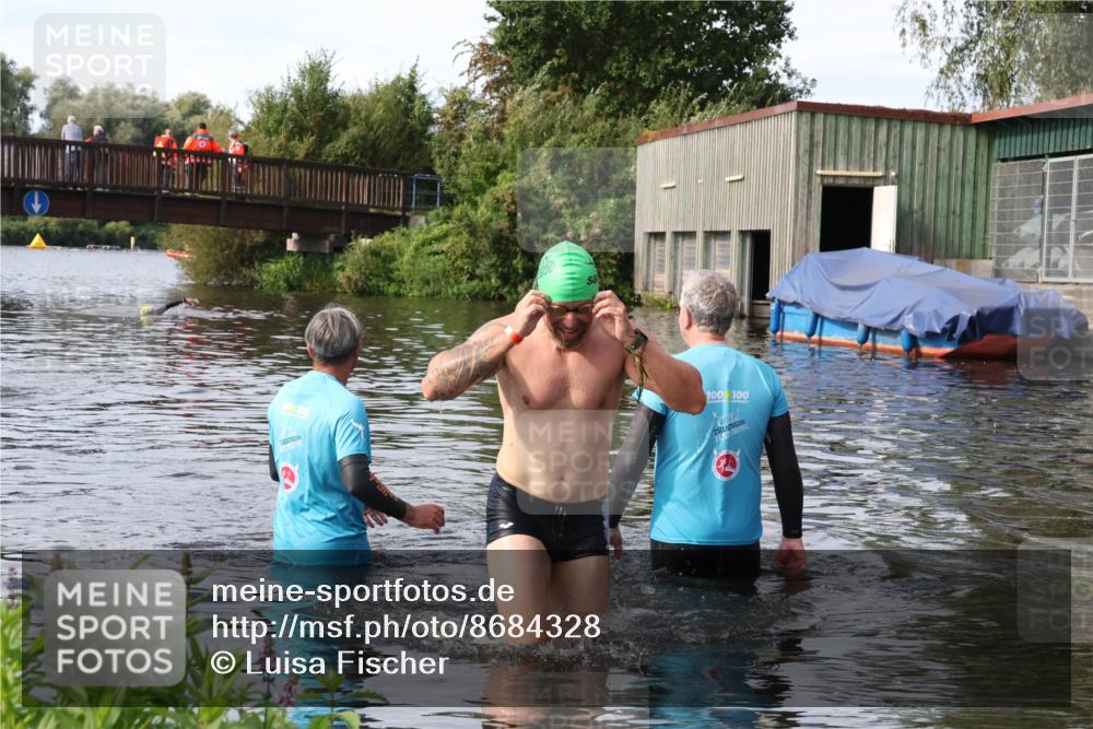 31.08.2025 - Elbe Triathlon Hamburg Luisa Fischer http://msf.ph/oto/8684328 31.08.2025 10:24:57 Schwimmen 1201 meine-sportfotos.de