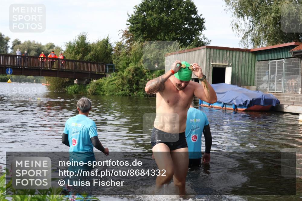 31.08.2025 - Elbe Triathlon Hamburg Luisa Fischer http://msf.ph/oto/8684332 31.08.2025 10:24:58 Schwimmen 1201 meine-sportfotos.de