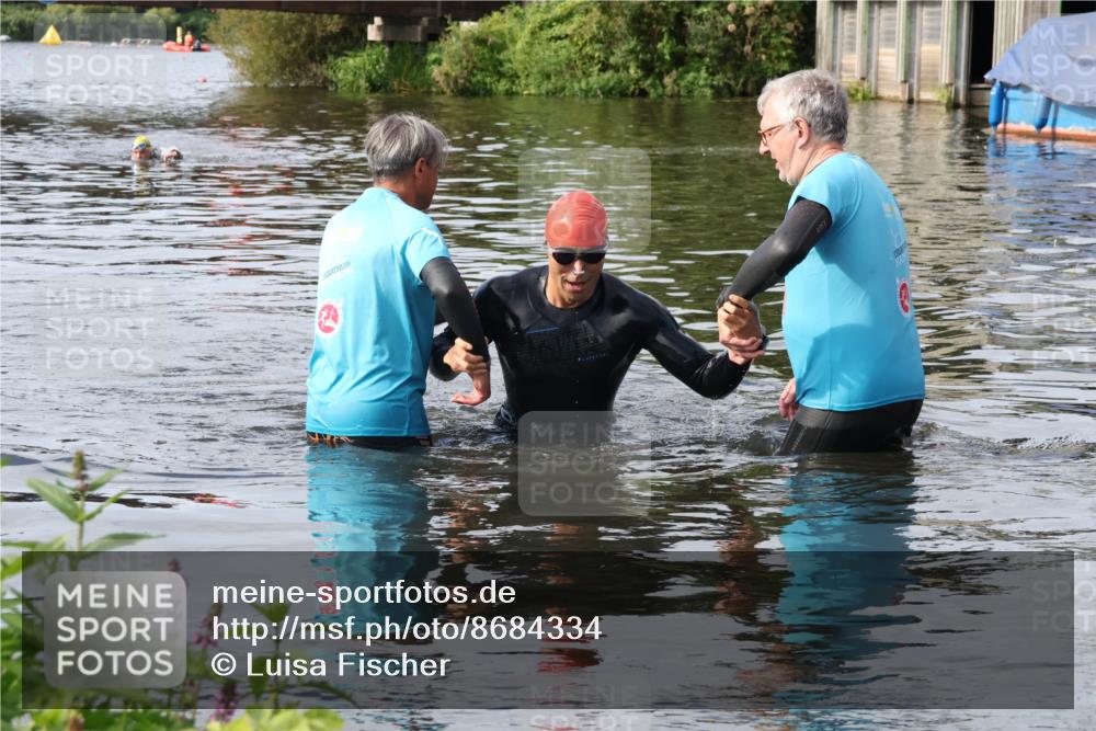 31.08.2025 - Elbe Triathlon Hamburg Luisa Fischer http://msf.ph/oto/8684334 31.08.2025 10:25:11 Schwimmen 1207 meine-sportfotos.de