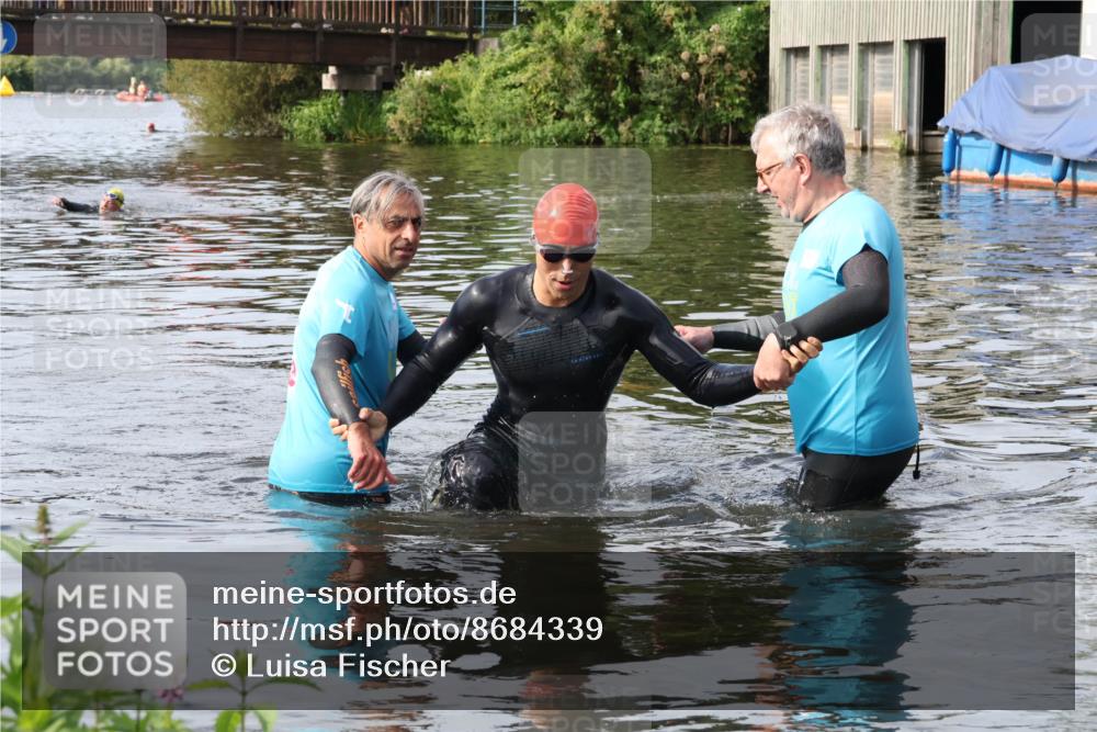 31.08.2025 - Elbe Triathlon Hamburg Luisa Fischer http://msf.ph/oto/8684339 31.08.2025 10:25:11 Schwimmen 1207 meine-sportfotos.de