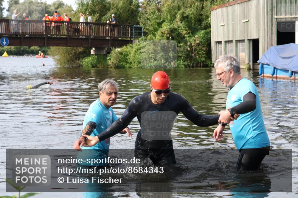 31.08.2025 - Elbe Triathlon Hamburg Luisa Fischer http://msf.ph/oto/8684343 31.08.2025 10:25:12 Schwimmen 1207 meine-sportfotos.de