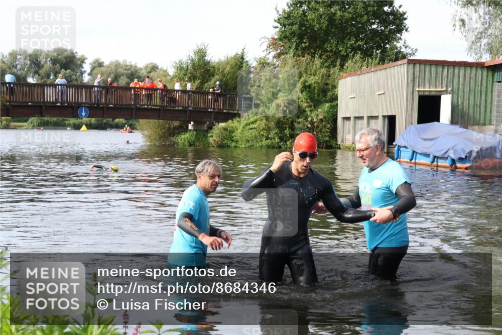 31.08.2025 - Elbe Triathlon Hamburg Luisa Fischer http://msf.ph/oto/8684346 31.08.2025 10:25:13 Schwimmen 1207 meine-sportfotos.de