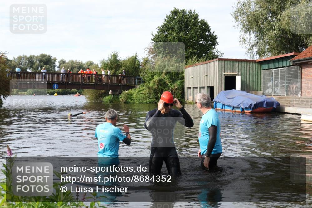 31.08.2025 - Elbe Triathlon Hamburg Luisa Fischer http://msf.ph/oto/8684352 31.08.2025 10:25:14 Schwimmen 1207 meine-sportfotos.de