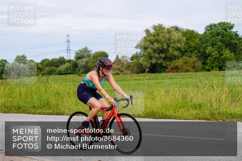 31.08.2025 - Elbe Triathlon Hamburg Michael Burmester http://msf.ph/oto/8684360 31.08.2025 11:20:09 Radfahren 1348, 1453, 1572 meine-sportfotos.de