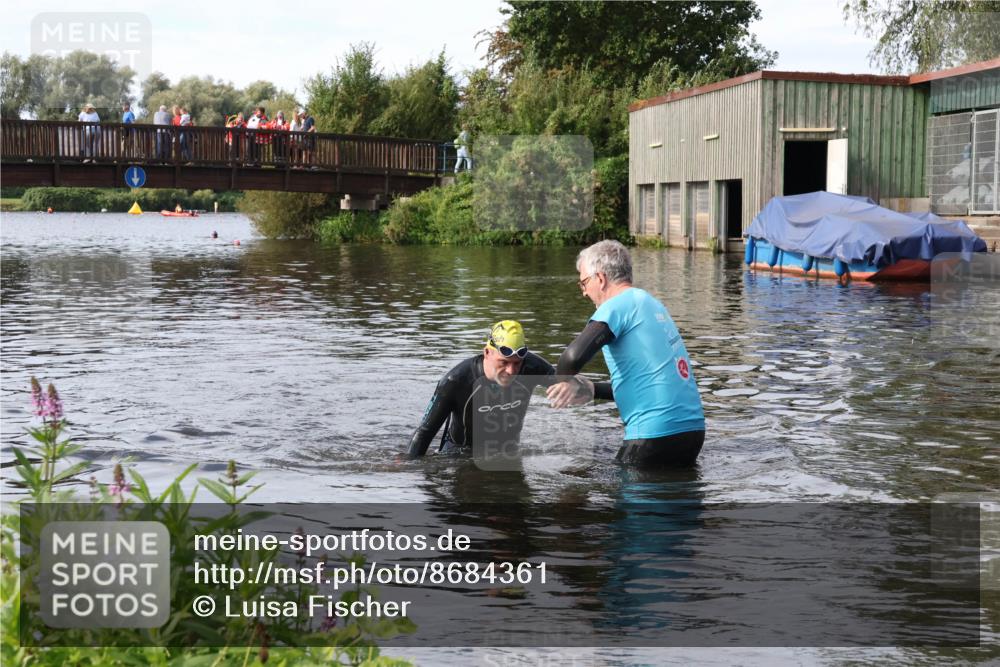 31.08.2025 - Elbe Triathlon Hamburg Luisa Fischer http://msf.ph/oto/8684361 31.08.2025 10:25:40 Schwimmen 1192 meine-sportfotos.de