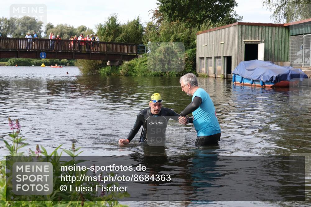 31.08.2025 - Elbe Triathlon Hamburg Luisa Fischer http://msf.ph/oto/8684363 31.08.2025 10:25:40 Schwimmen 1192 meine-sportfotos.de