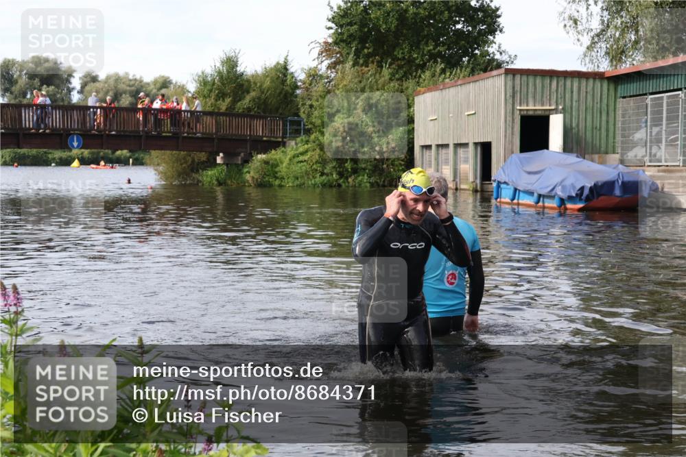 31.08.2025 - Elbe Triathlon Hamburg Luisa Fischer http://msf.ph/oto/8684371 31.08.2025 10:25:42 Schwimmen 1192 meine-sportfotos.de