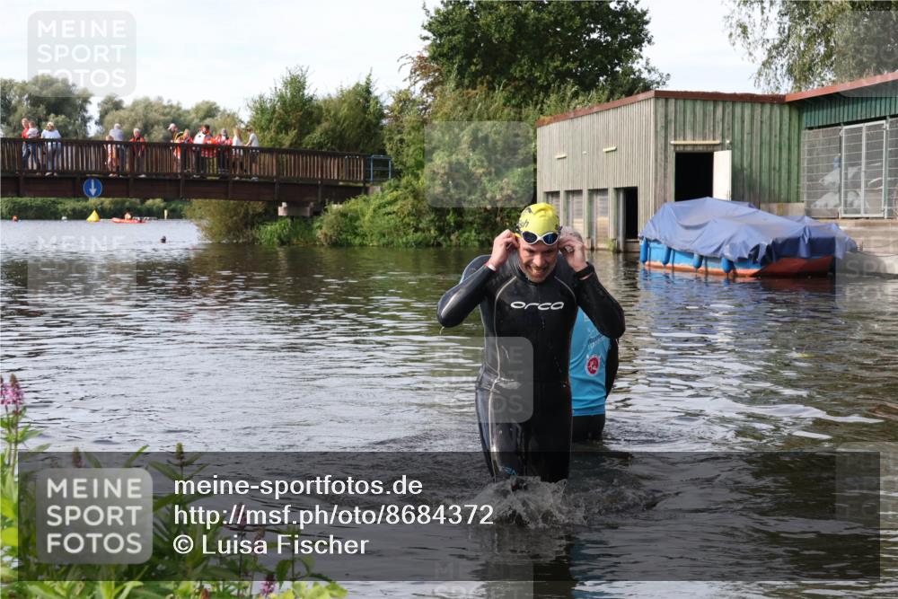 31.08.2025 - Elbe Triathlon Hamburg Luisa Fischer http://msf.ph/oto/8684372 31.08.2025 10:25:42 Schwimmen 1192 meine-sportfotos.de
