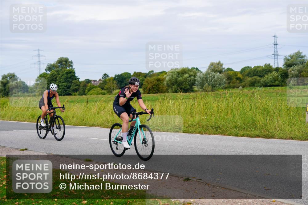 31.08.2025 - Elbe Triathlon Hamburg Michael Burmester http://msf.ph/oto/8684377 31.08.2025 11:20:16 Radfahren 1348, 1536, 1571, 1586 meine-sportfotos.de