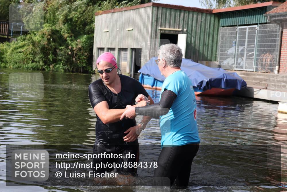 31.08.2025 - Elbe Triathlon Hamburg Luisa Fischer http://msf.ph/oto/8684378 31.08.2025 10:27:07 Schwimmen 1154 meine-sportfotos.de