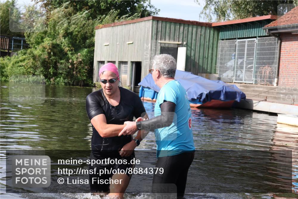 31.08.2025 - Elbe Triathlon Hamburg Luisa Fischer http://msf.ph/oto/8684379 31.08.2025 10:27:08 Schwimmen 1154 meine-sportfotos.de