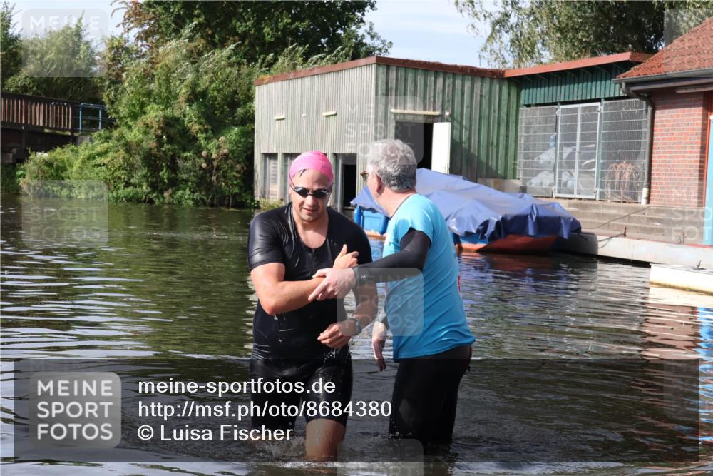 31.08.2025 - Elbe Triathlon Hamburg Luisa Fischer http://msf.ph/oto/8684380 31.08.2025 10:27:08 Schwimmen 1154 meine-sportfotos.de