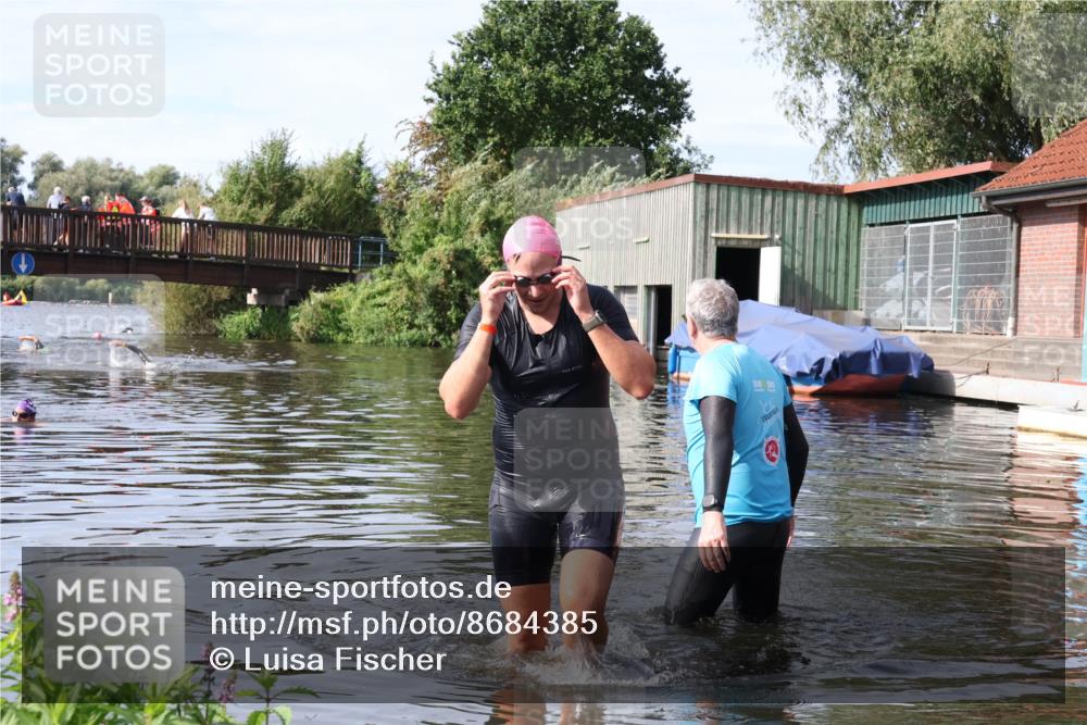 31.08.2025 - Elbe Triathlon Hamburg Luisa Fischer http://msf.ph/oto/8684385 31.08.2025 10:27:09 Schwimmen 1154 meine-sportfotos.de