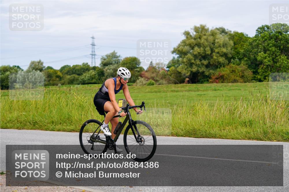 31.08.2025 - Elbe Triathlon Hamburg Michael Burmester http://msf.ph/oto/8684386 31.08.2025 11:20:17 Radfahren 1348, 1536, 1571, 1586 meine-sportfotos.de