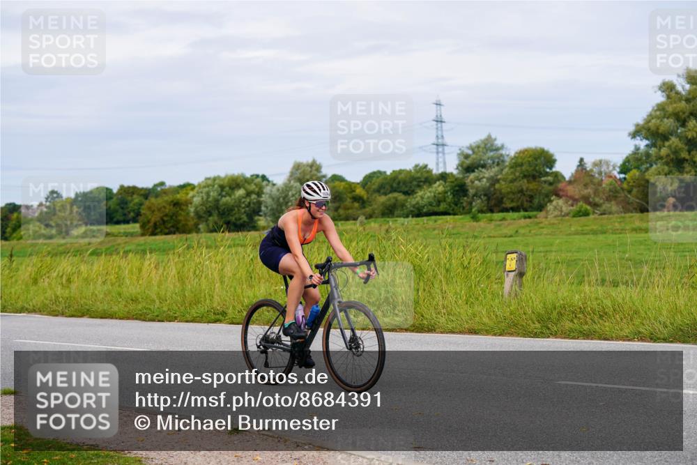 31.08.2025 - Elbe Triathlon Hamburg Michael Burmester http://msf.ph/oto/8684391 31.08.2025 11:20:19 Radfahren 1536, 1571, 1586 meine-sportfotos.de