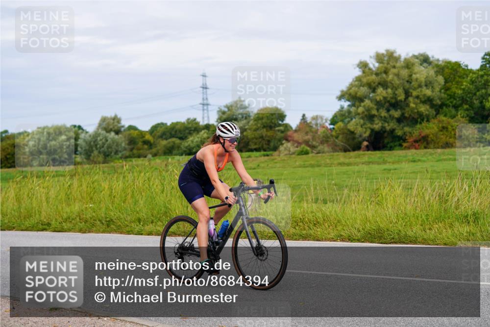 31.08.2025 - Elbe Triathlon Hamburg Michael Burmester http://msf.ph/oto/8684394 31.08.2025 11:20:20 Radfahren 1536, 1571, 1586 meine-sportfotos.de