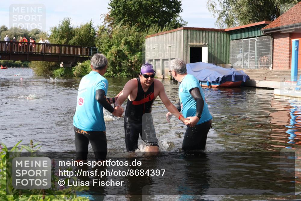 31.08.2025 - Elbe Triathlon Hamburg Luisa Fischer http://msf.ph/oto/8684397 31.08.2025 10:27:28 Schwimmen 1122, 1304 meine-sportfotos.de