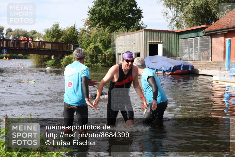 31.08.2025 - Elbe Triathlon Hamburg Luisa Fischer http://msf.ph/oto/8684399 31.08.2025 10:27:28 Schwimmen 1122, 1304 meine-sportfotos.de