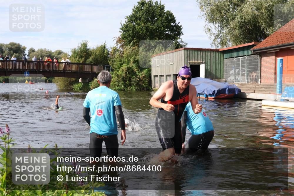 31.08.2025 - Elbe Triathlon Hamburg Luisa Fischer http://msf.ph/oto/8684400 31.08.2025 10:27:28 Schwimmen 1122, 1304 meine-sportfotos.de