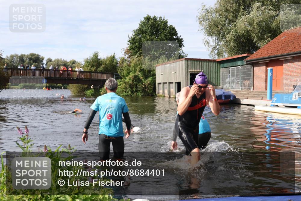 31.08.2025 - Elbe Triathlon Hamburg Luisa Fischer http://msf.ph/oto/8684401 31.08.2025 10:27:29 Schwimmen 1122, 1304 meine-sportfotos.de