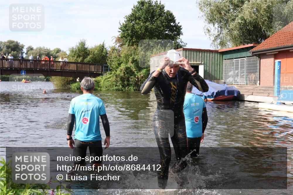 31.08.2025 - Elbe Triathlon Hamburg Luisa Fischer http://msf.ph/oto/8684412 31.08.2025 10:27:35 Schwimmen 1122, 1291, 1304 meine-sportfotos.de
