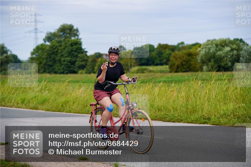 31.08.2025 - Elbe Triathlon Hamburg Michael Burmester http://msf.ph/oto/8684429 31.08.2025 11:20:44 Radfahren 1349, 1507, 1523 meine-sportfotos.de