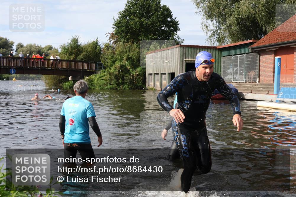 31.08.2025 - Elbe Triathlon Hamburg Luisa Fischer http://msf.ph/oto/8684430 31.08.2025 10:28:02 Schwimmen 1287 meine-sportfotos.de