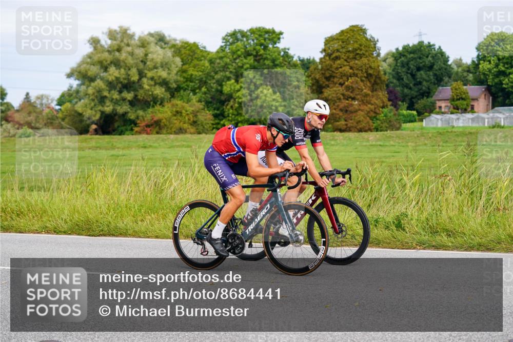 31.08.2025 - Elbe Triathlon Hamburg Michael Burmester http://msf.ph/oto/8684441 31.08.2025 11:20:47 Radfahren 1349, 1507, 1523 meine-sportfotos.de